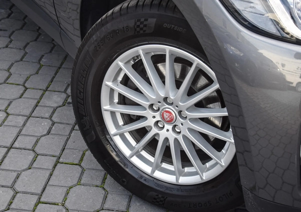 Jaguar F-Pace cena 119000 przebieg: 122588, rok produkcji 2018 z Skwierzyna małe 191